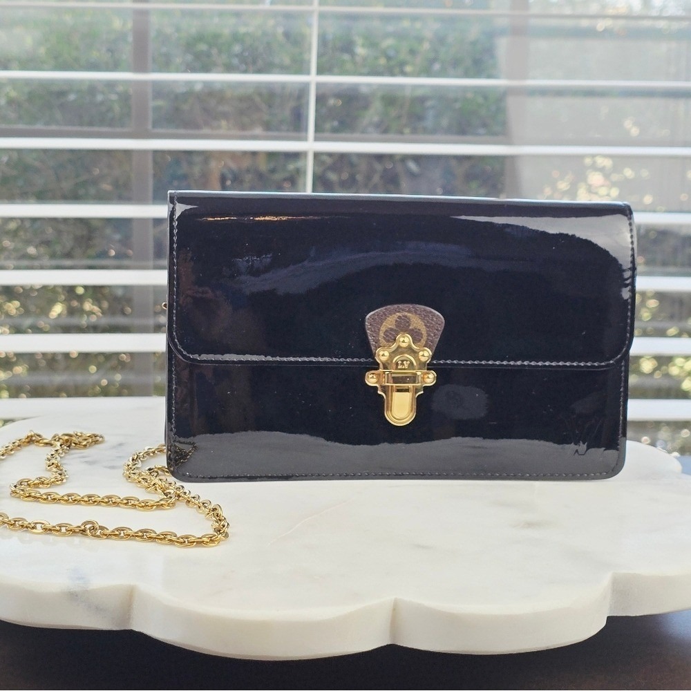 Louis Vuitton Cherrywood Monogram Vernis Crossbody Bag Noir Black